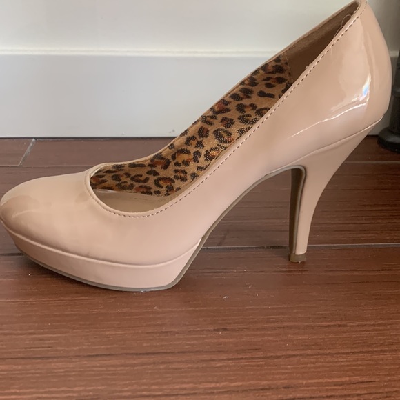 Nude heels size 9 - Picture 5 of 8